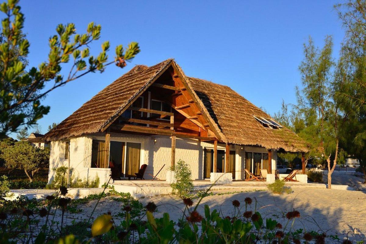 Hotel Salary Bay Tsifota Exterior foto